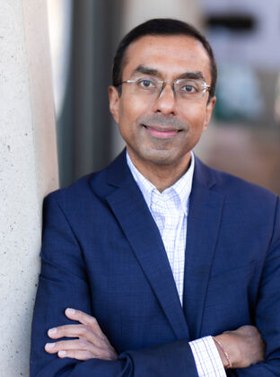 Photo of Nalaka Gooneratne, MD, MSc
